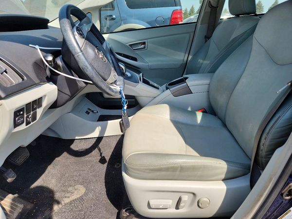 2015 TOYOTA PRIUS
