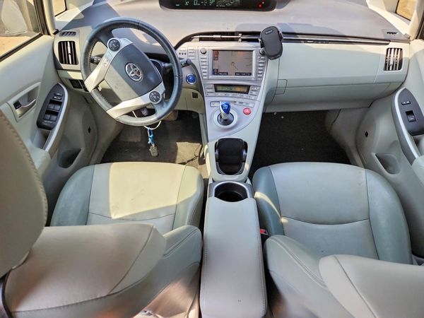 2015 TOYOTA PRIUS