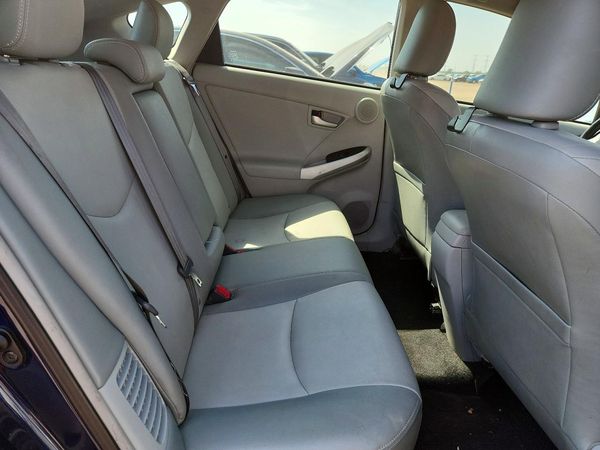 2015 TOYOTA PRIUS