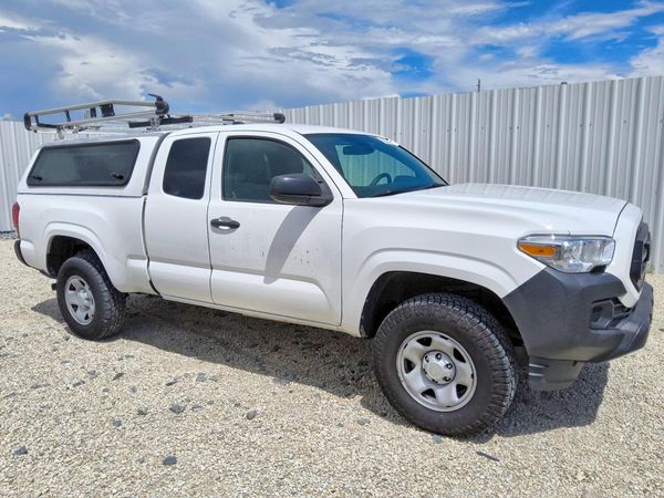 2022 TOYOTA TACOMA SR5 — Passenger 3/4