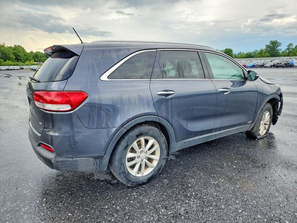 2017 KIA SORENTO L, LX