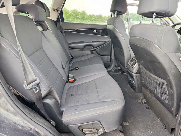 2017 KIA SORENTO L, LX