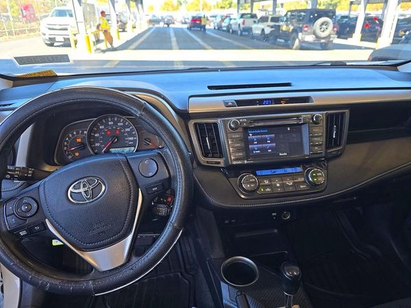 2015 TOYOTA RAV4 XLE (M Grade)