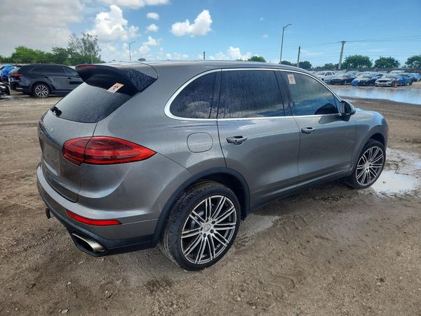 2016 PORSCHE CAYENNE — PSRA