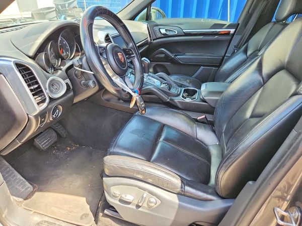2016 PORSCHE CAYENNE — DENT