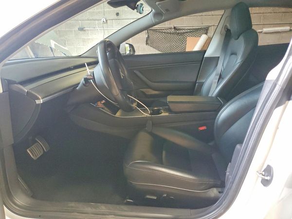 2018 TESLA MODEL 3 — DENT