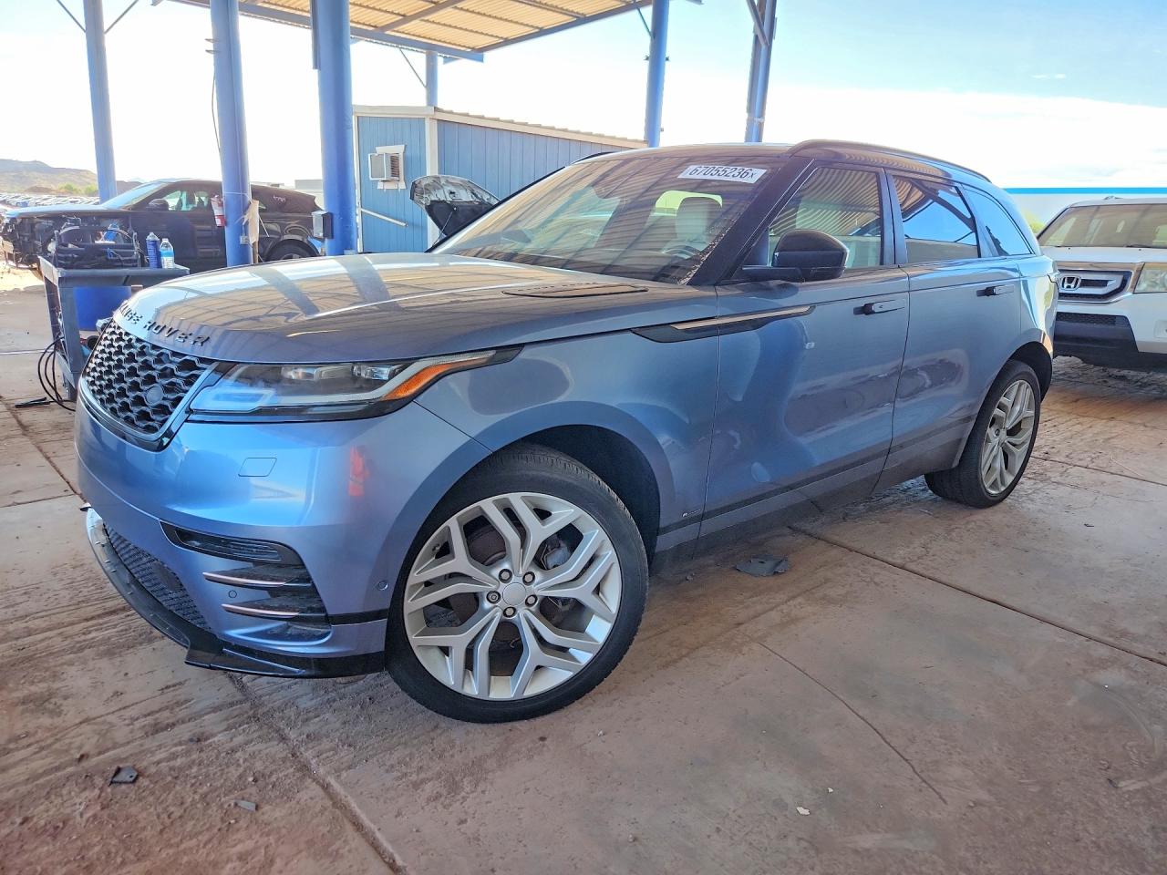 2019 LAND ROVER RANGEROVER R-Dynamic SE — Front 3/4