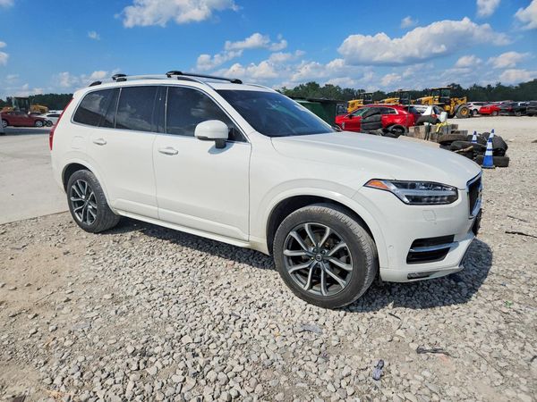2017 VOLVO XC90 Momentum