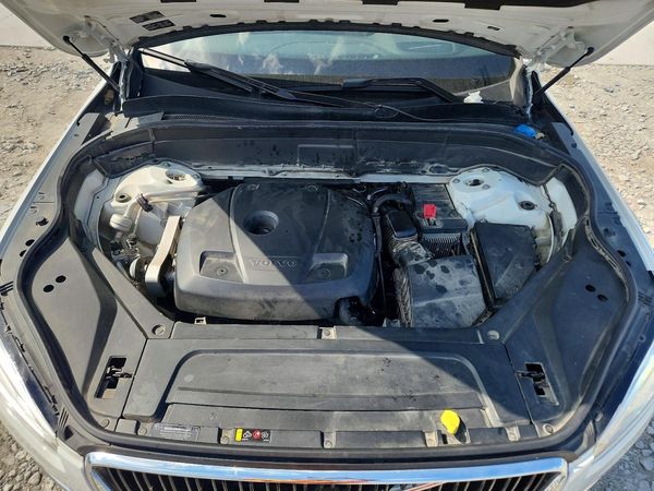2017 VOLVO XC90 Momentum
