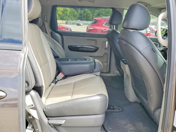 2016 KIA SEDONA
