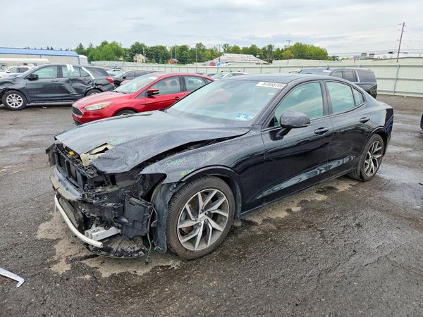 2020 VOLVO S60 Momentum