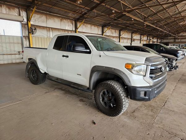 2014 TOYOTA TUNDRA SR5