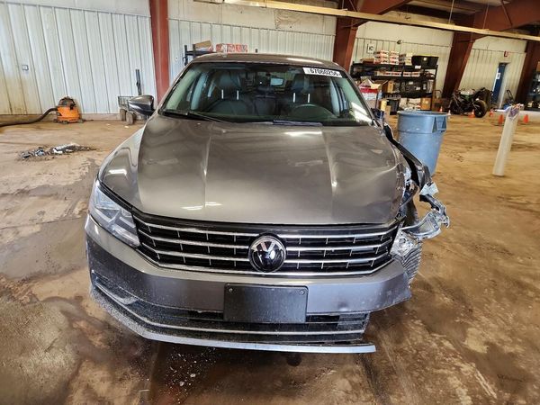 2019 VOLKSWAGEN PASSAT Wolfsburg — DIRF