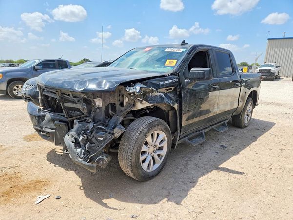 2022 CHEVROLET SILVERADO Custom — Front 3/4