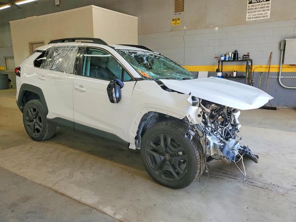 2024 TOYOTA RAV4 Adventure — Passenger 3/4