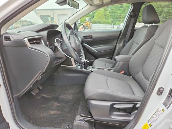 2022 TOYOTA COROLLA CROSS LE — DENT