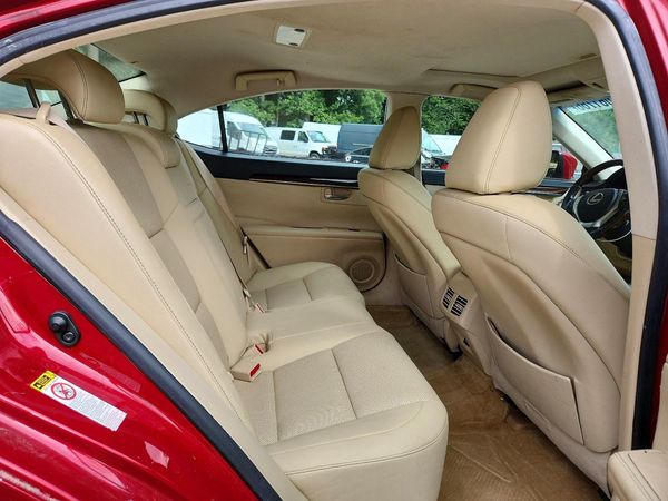 2015 LEXUS ES