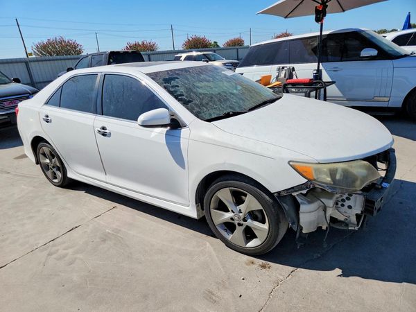 2014 TOYOTA CAMRY