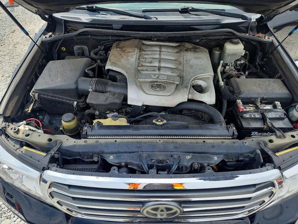 2013 TOYOTA LAND CRUIS VX