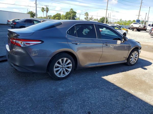 2018 TOYOTA CAMRY