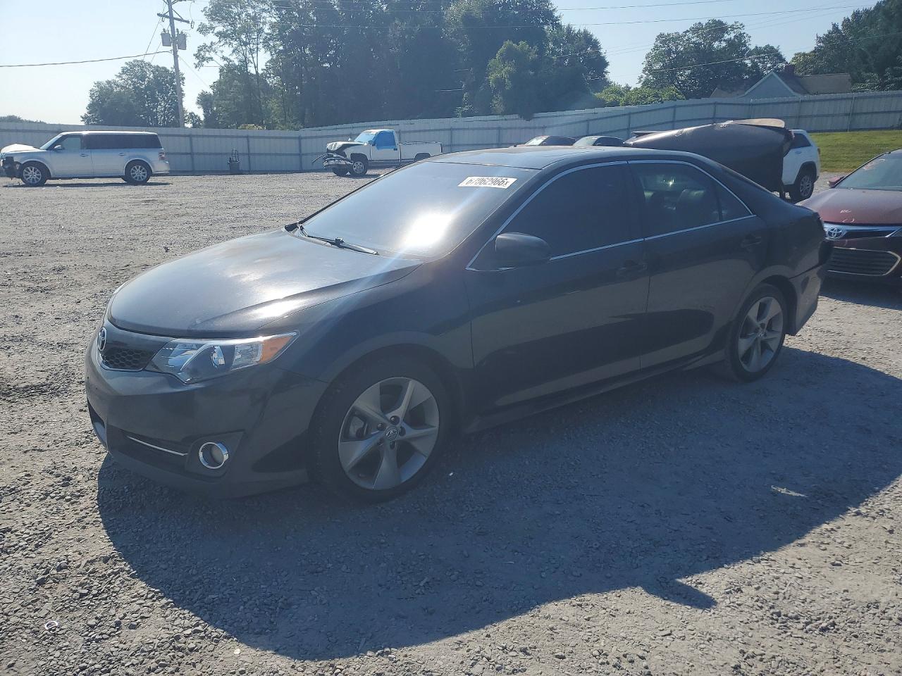 2014 TOYOTA CAMRY