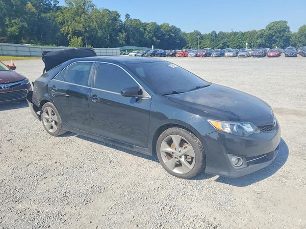 2014 TOYOTA CAMRY