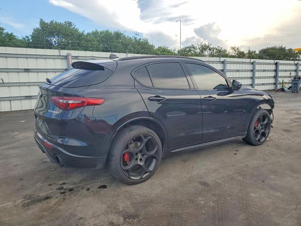2022 ALFA ROMEO STELVIO