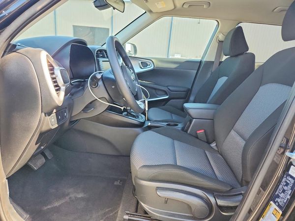 2025 KIA SOUL LX, S