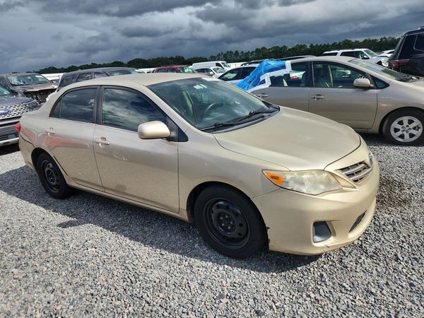 2013 TOYOTA COROLLA