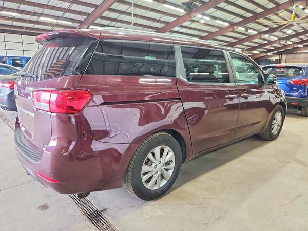 2017 KIA SEDONA LX