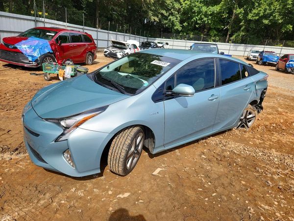 2016 TOYOTA PRIUS
