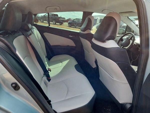 2016 TOYOTA PRIUS