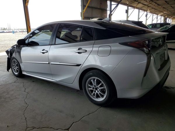2016 TOYOTA PRIUS One/Two