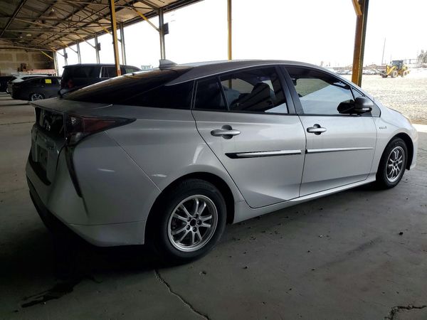 2016 TOYOTA PRIUS One/Two