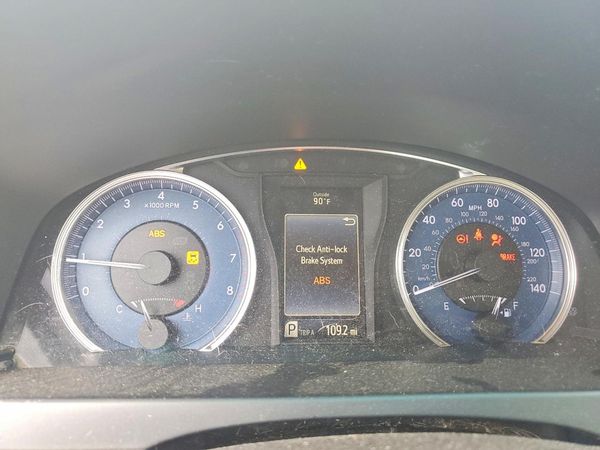 2016 TOYOTA CAMRY