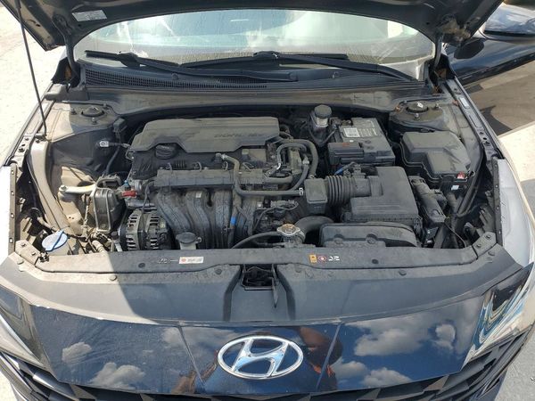 2022 HYUNDAI ELANTRA SEL