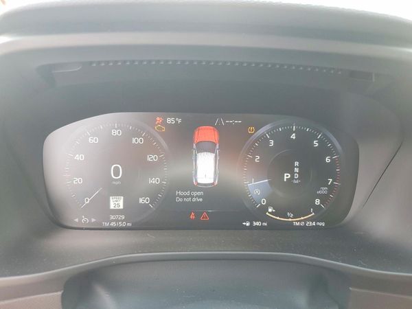 2020 VOLVO XC40