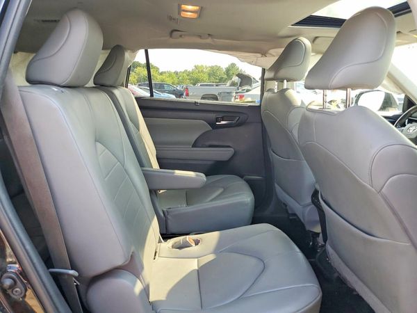 2020 TOYOTA HIGHLANDER