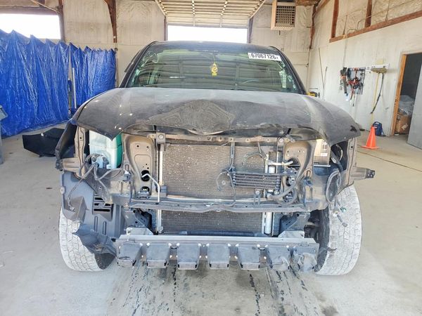 2017 TOYOTA TACOMA