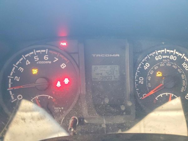 2017 TOYOTA TACOMA