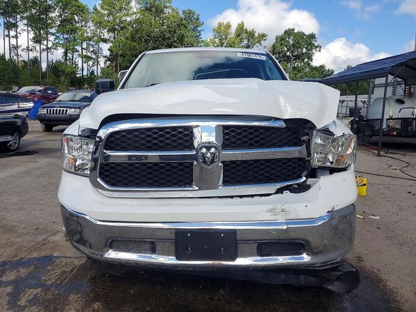 2024 RAM 1500 CLASSIC SLT / Warlock