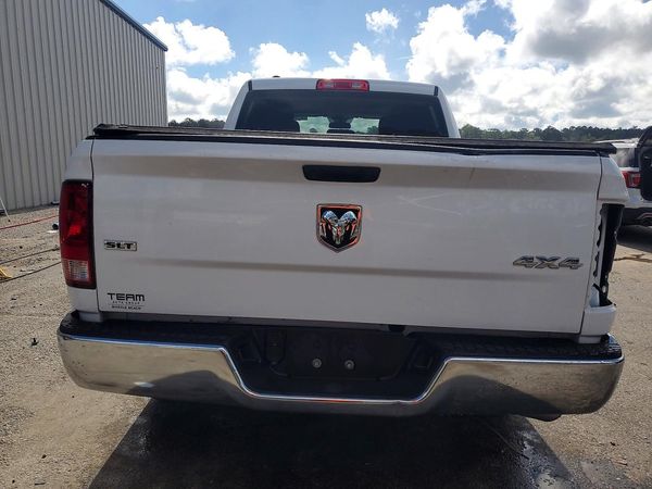 2024 RAM 1500 CLASSIC SLT / Warlock