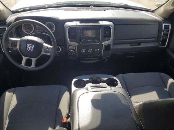 2024 RAM 1500 CLASSIC SLT / Warlock