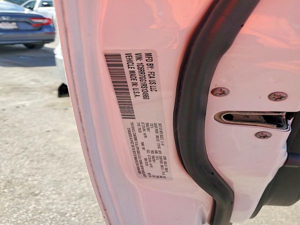 2024 RAM 1500 CLASSIC SLT / Warlock