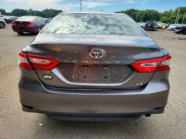 2018 TOYOTA CAMRY