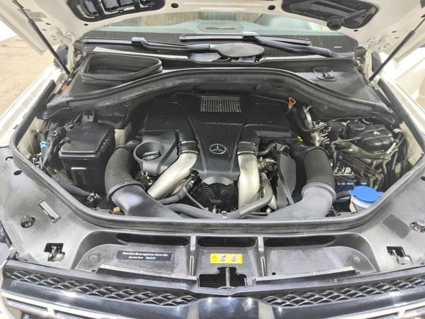 2019 MERCEDES-BENZ GLS GLS550-4M — Engine bay