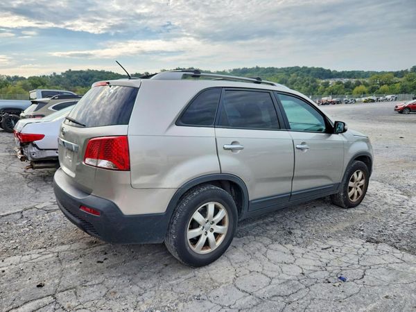 2013 KIA SORENTO Base / LX