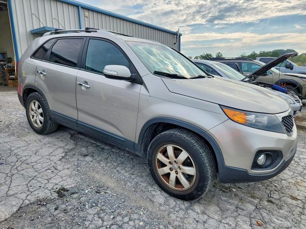 2013 KIA SORENTO Base / LX