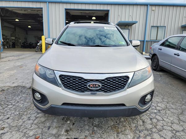 2013 KIA SORENTO Base / LX