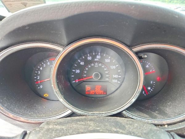 2013 KIA SORENTO Base / LX
